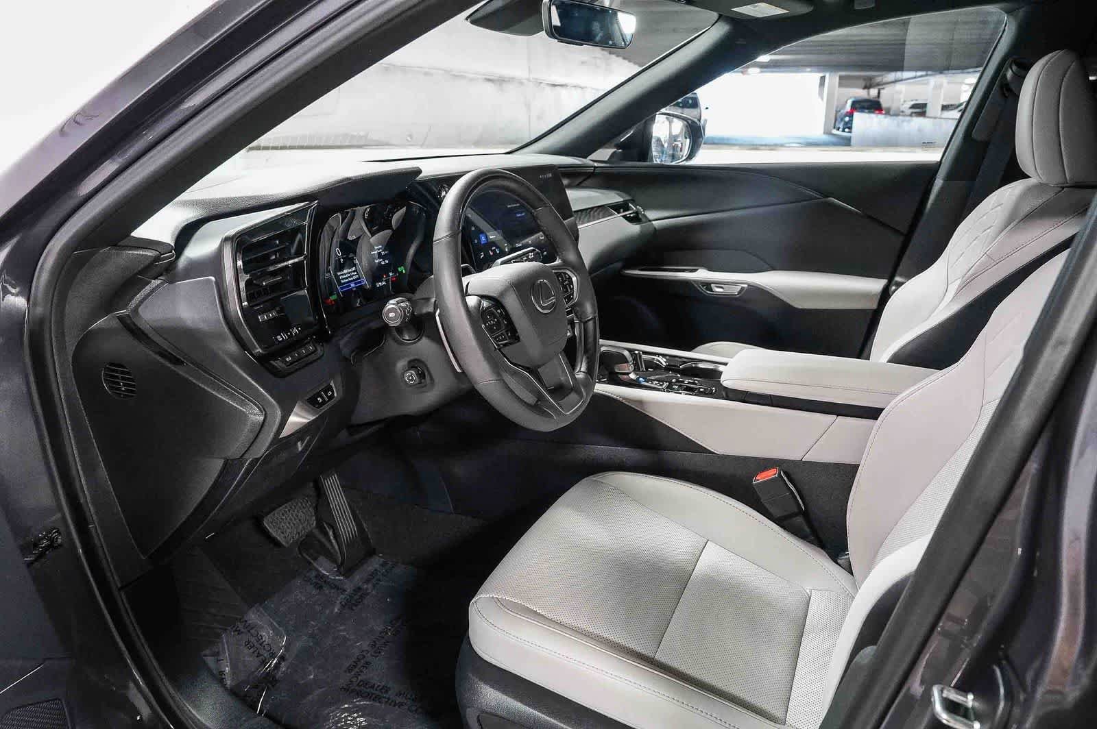 Used 2026 Lexus RX 350h w/ Convenience Package AWD/4WD image 18