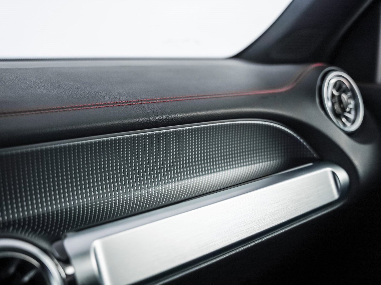 Certified 2022 Mercedes-Benz EQB 300 4MATIC image 23