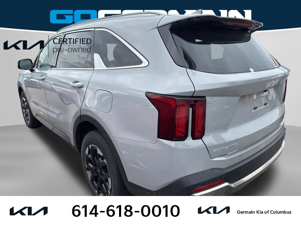 Certified 2024 Kia Sorento S w/ Panoramic Sunroof Package AWD/4WD image 3