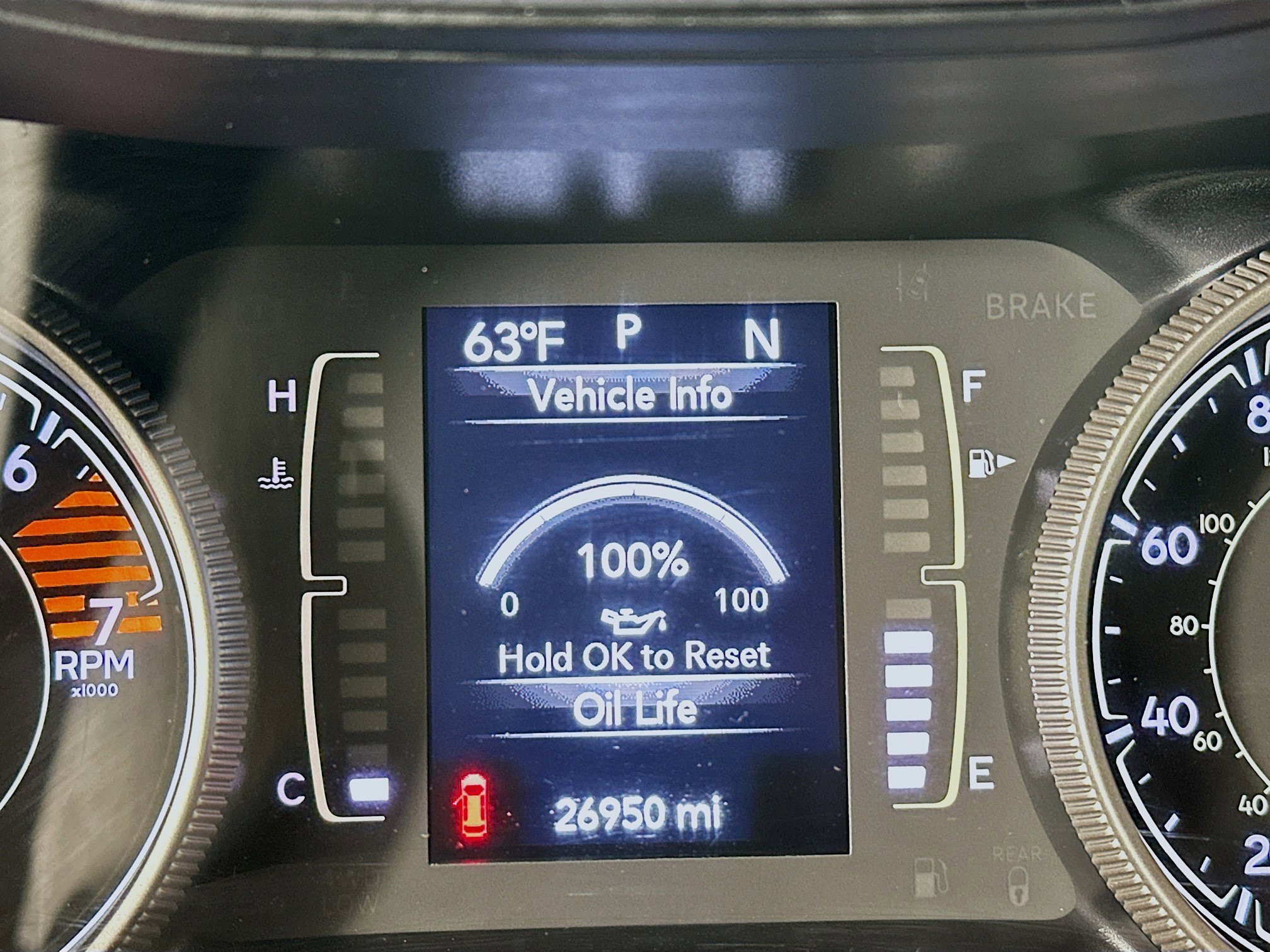 Used 2019 Jeep Cherokee Latitude Plus w/ Comfort/Convenience Group image 18