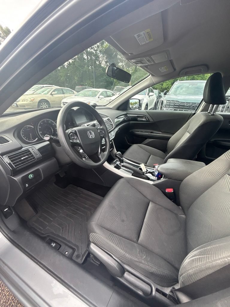 Used 2017 Honda Accord LX image 11