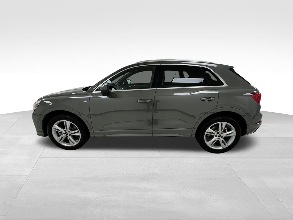 Used 2022 Audi Q3 2.0T Premium Plus w/ Premium Plus Package image 4