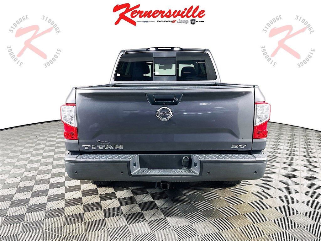 Used 2021 Nissan Titan SV w/ SV Convenience Package image 6