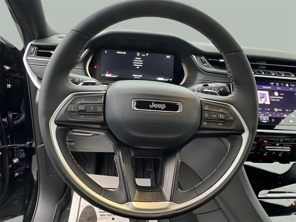 Used 2025 Jeep Grand Cherokee L Altitude image 9