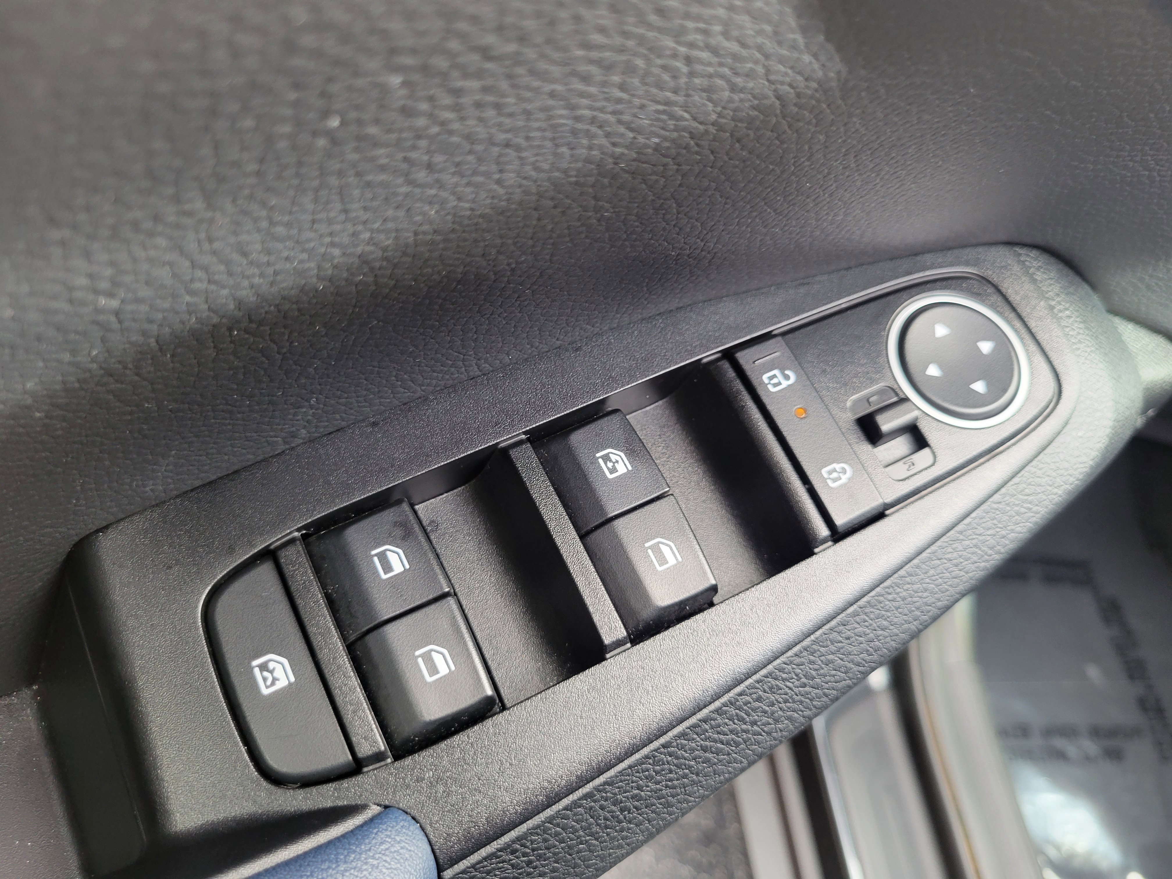 Used 2025 Kia Seltos S FWD image 23