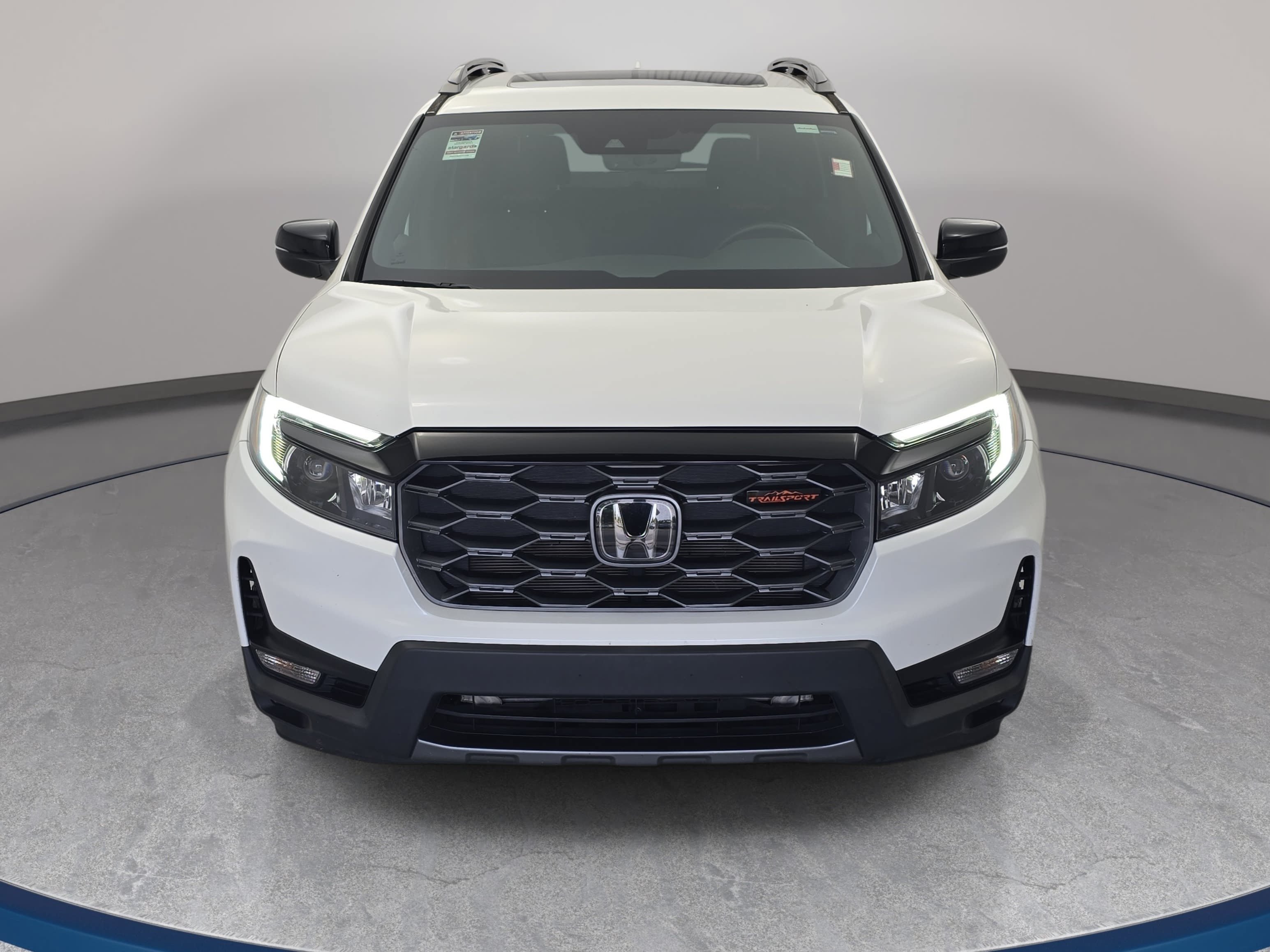 Used 2024 Honda Passport TrailSport image 2