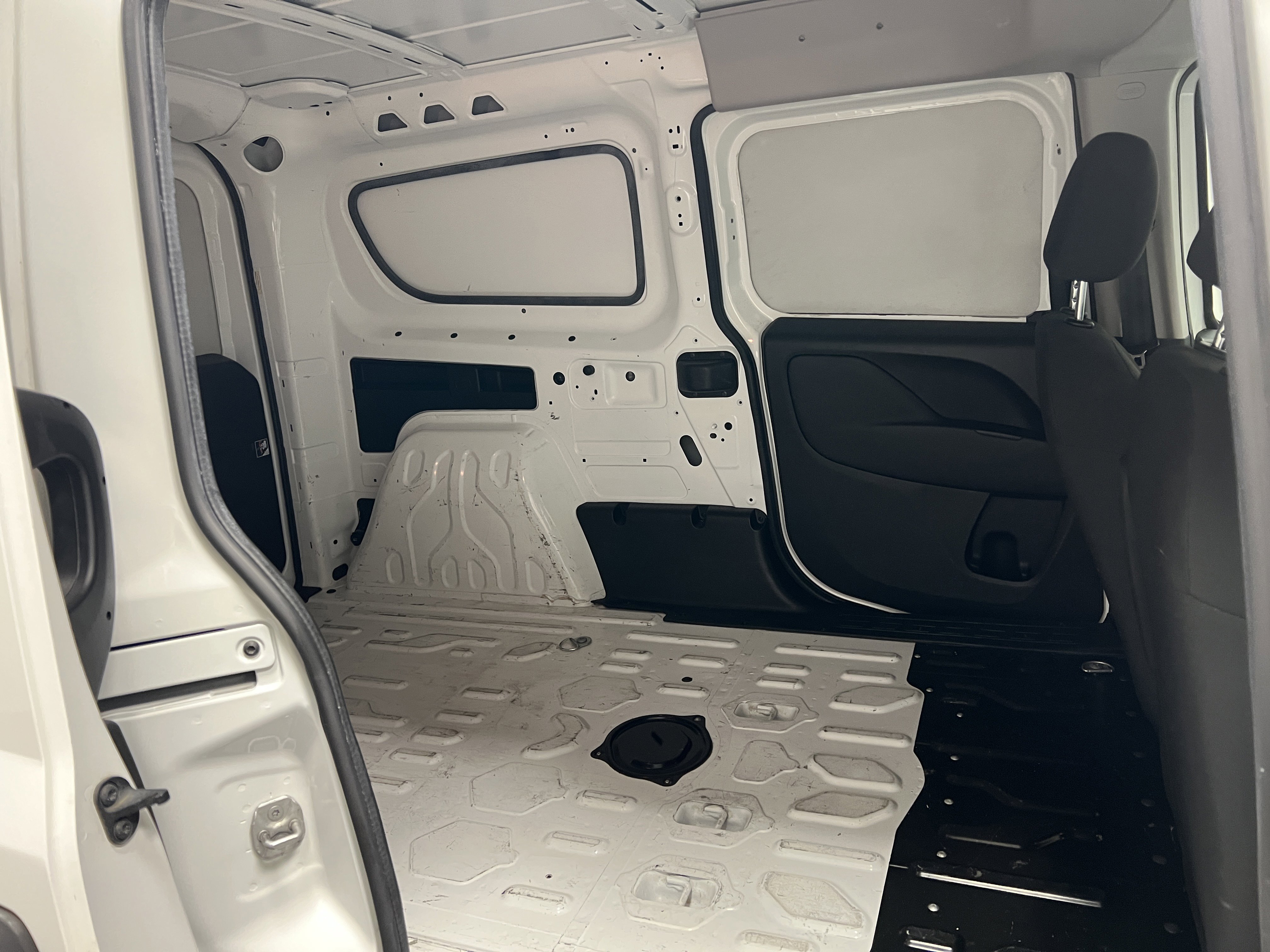 Used 2021 RAM ProMaster City Tradesman image 15