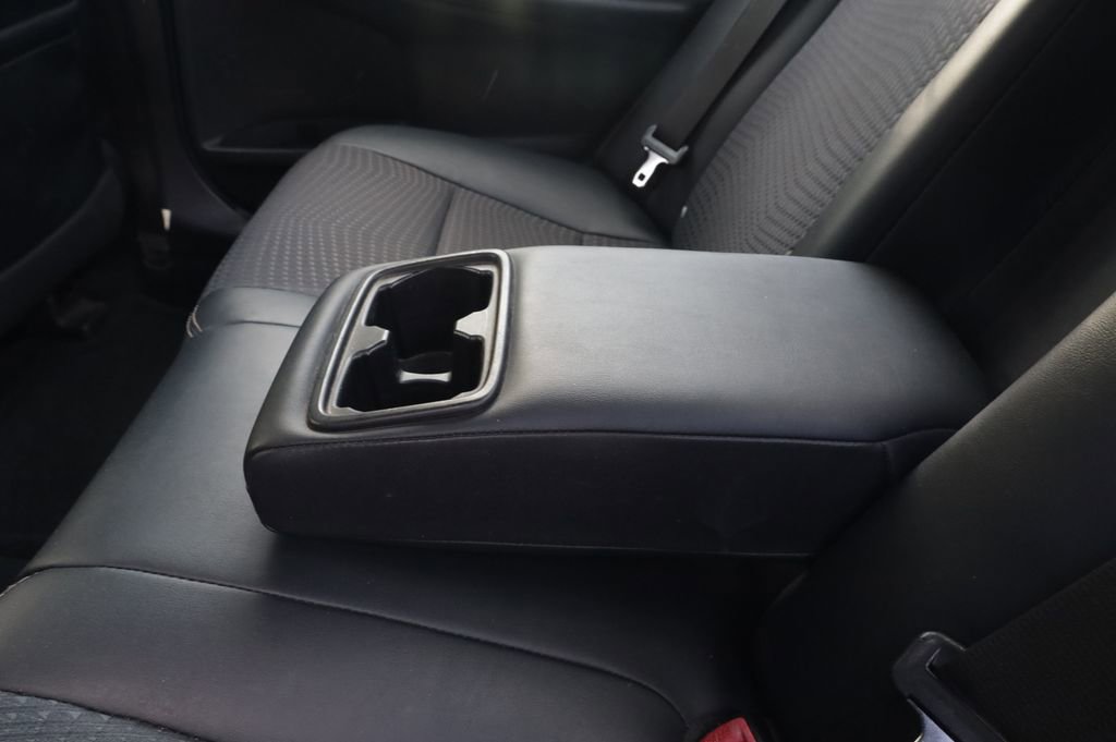 Used 2012 Toyota Camry SE image 12