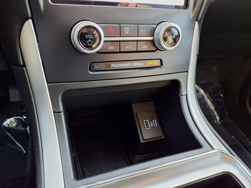 Used 2022 Ford Edge SEL w/ Convenience Package image 17