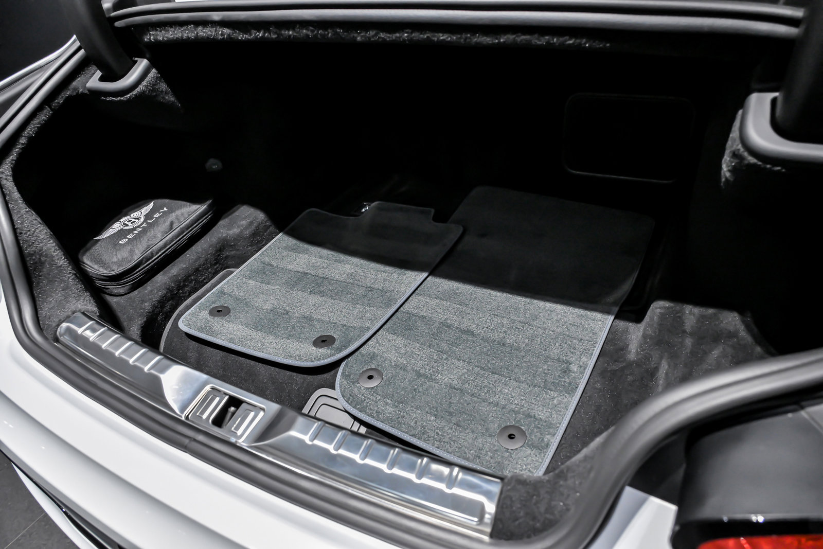 Used 2024 Bentley Continental GT image 15