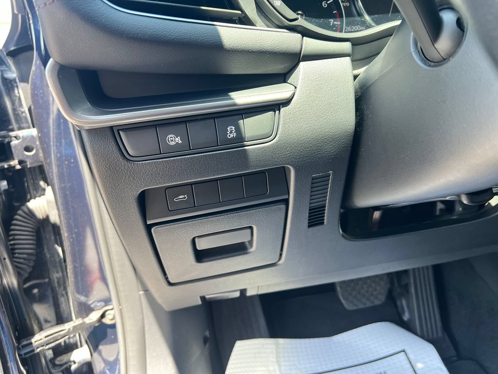 Used 2025 MAZDA MAZDA3 s FWD image 25