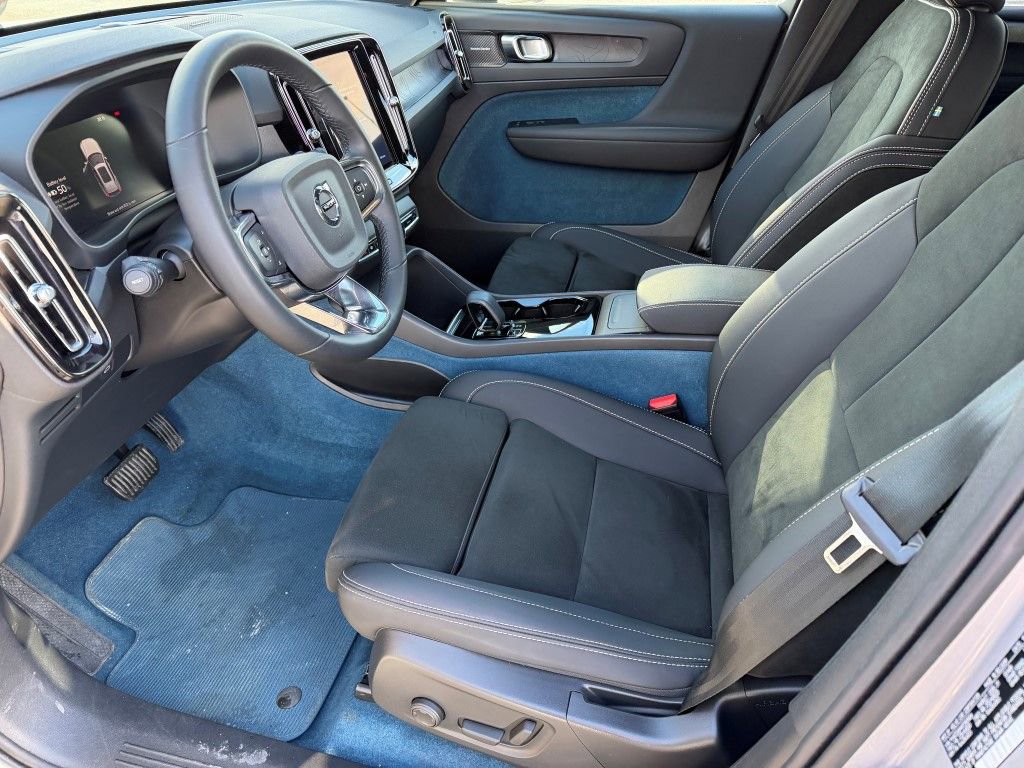 Used 2023 Volvo XC40 Recharge Ultimate image 20