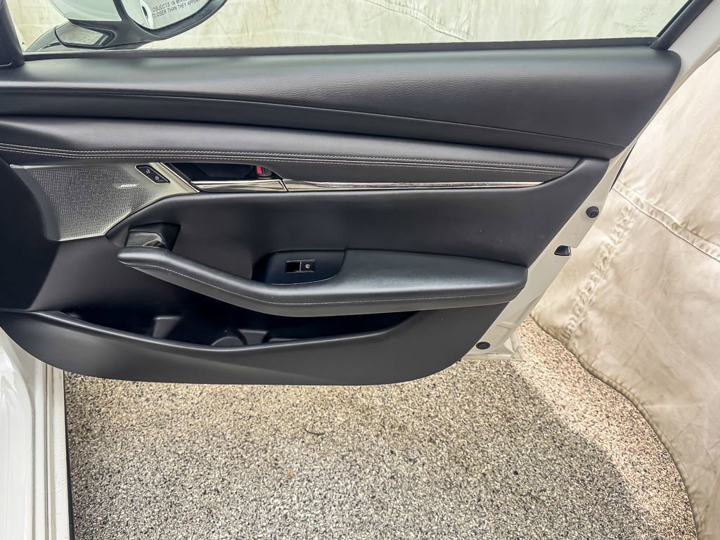 Used 2019 MAZDA MAZDA3 Hatchback w/ Premium Package FWD image 25