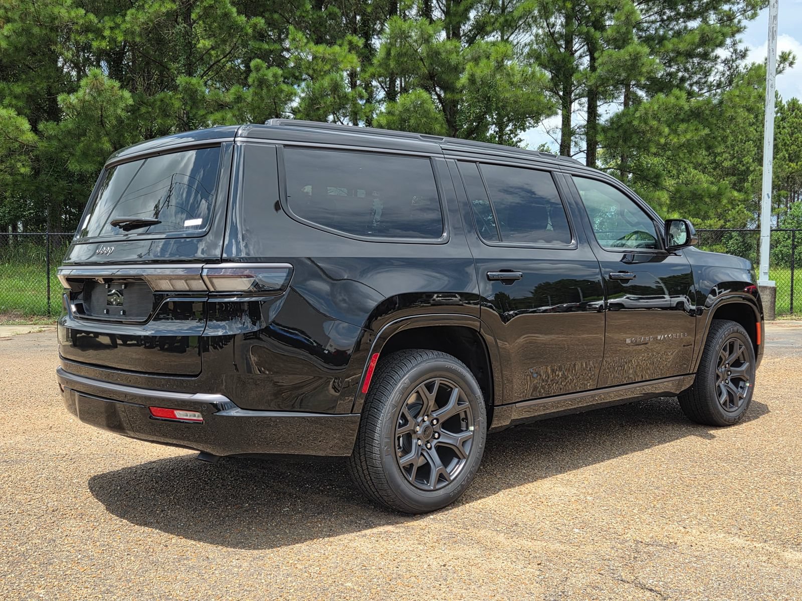 New 2026 Jeep Grand Wagoneer Limited w/ Premium Group II AWD/4WD image 3