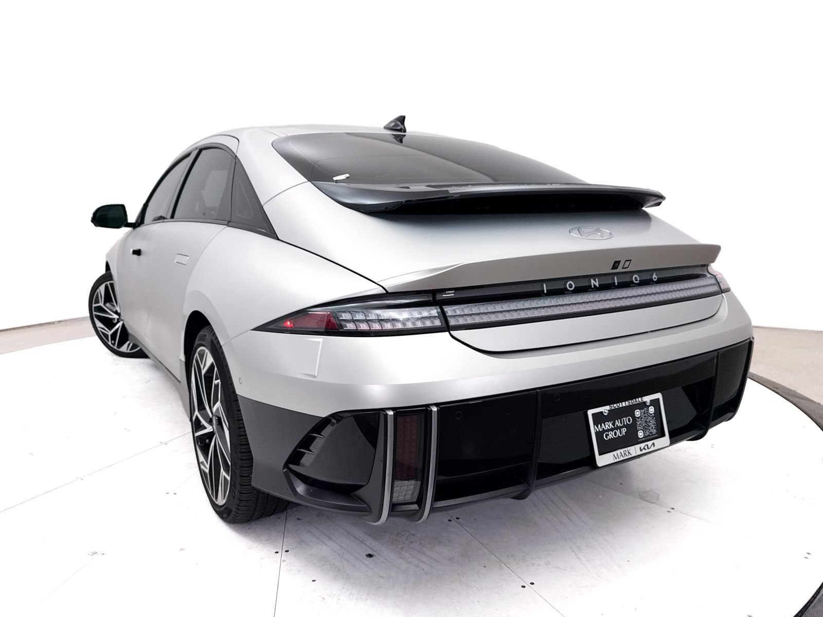 Used 2023 Hyundai Ioniq 6 Limited AWD/4WD image 9