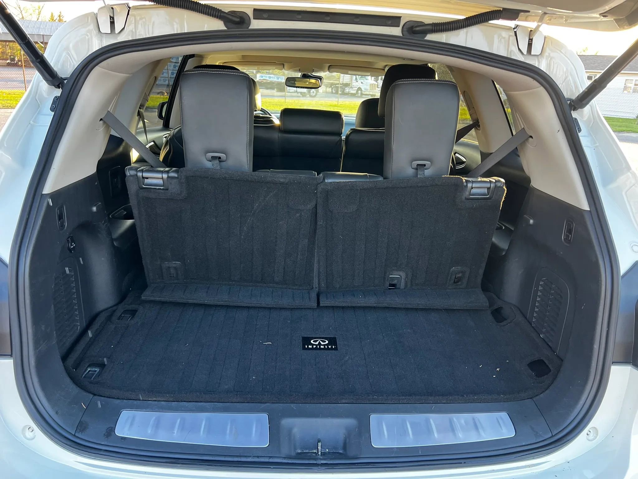 Used 2019 INFINITI QX60 Luxe w/ Essential Package image 7