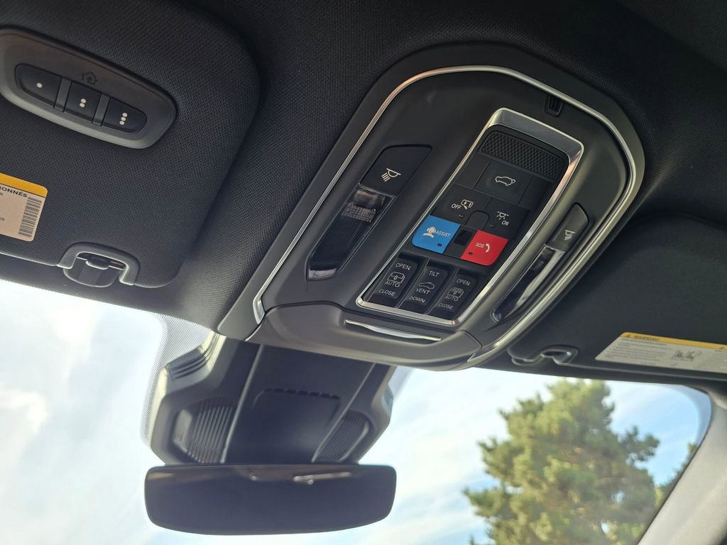New 2026 Jeep Cherokee Limited AWD/4WD image 32