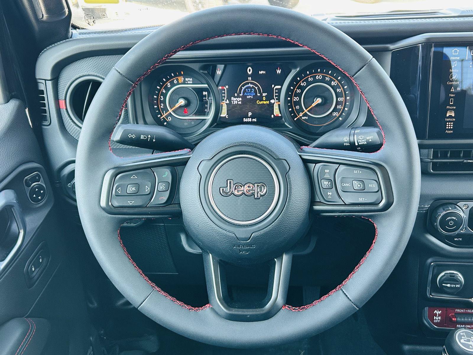 Used 2024 Jeep Gladiator Rubicon AWD/4WD image 18
