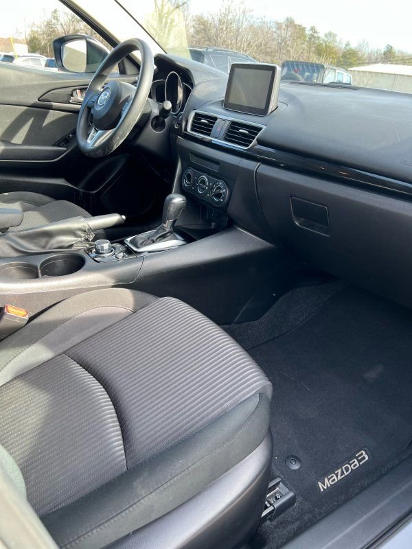 Used 2016 MAZDA MAZDA3 i Sport w/ Preferred Equipment Package image 17