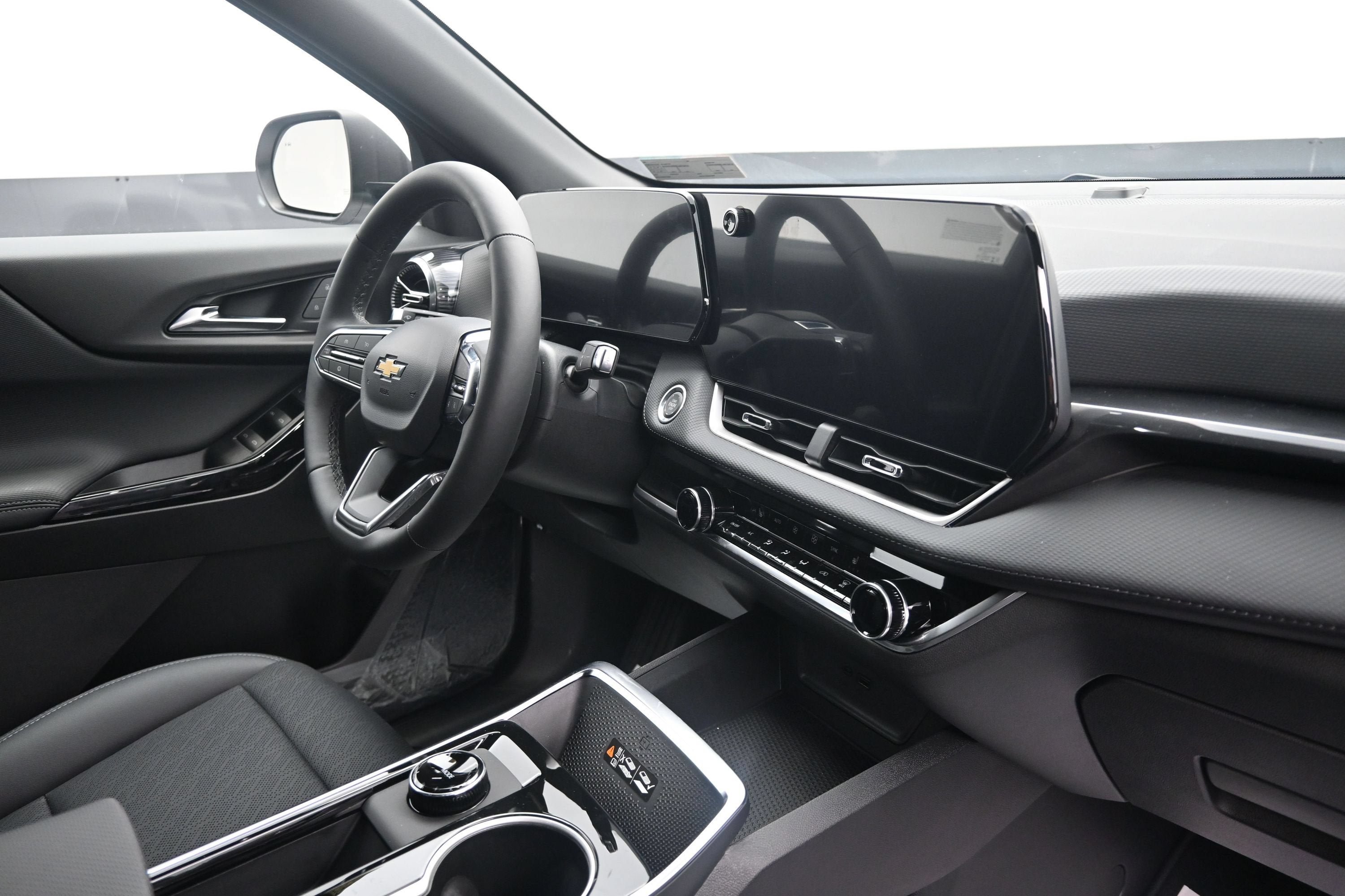 New 2027 Chevrolet Equinox LT w/ Convenience Package II FWD image 34