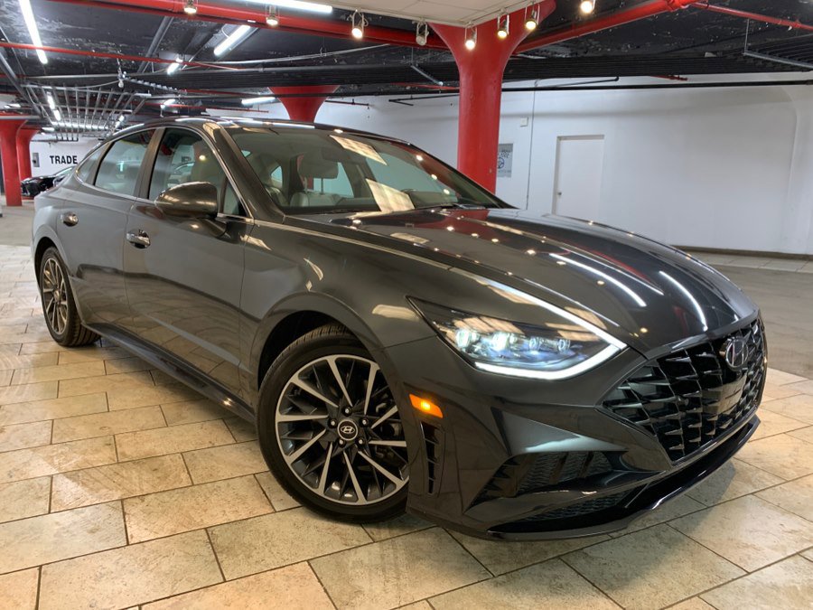 Used 2023 Hyundai Sonata Limited w/ Cargo Package FWD image 2