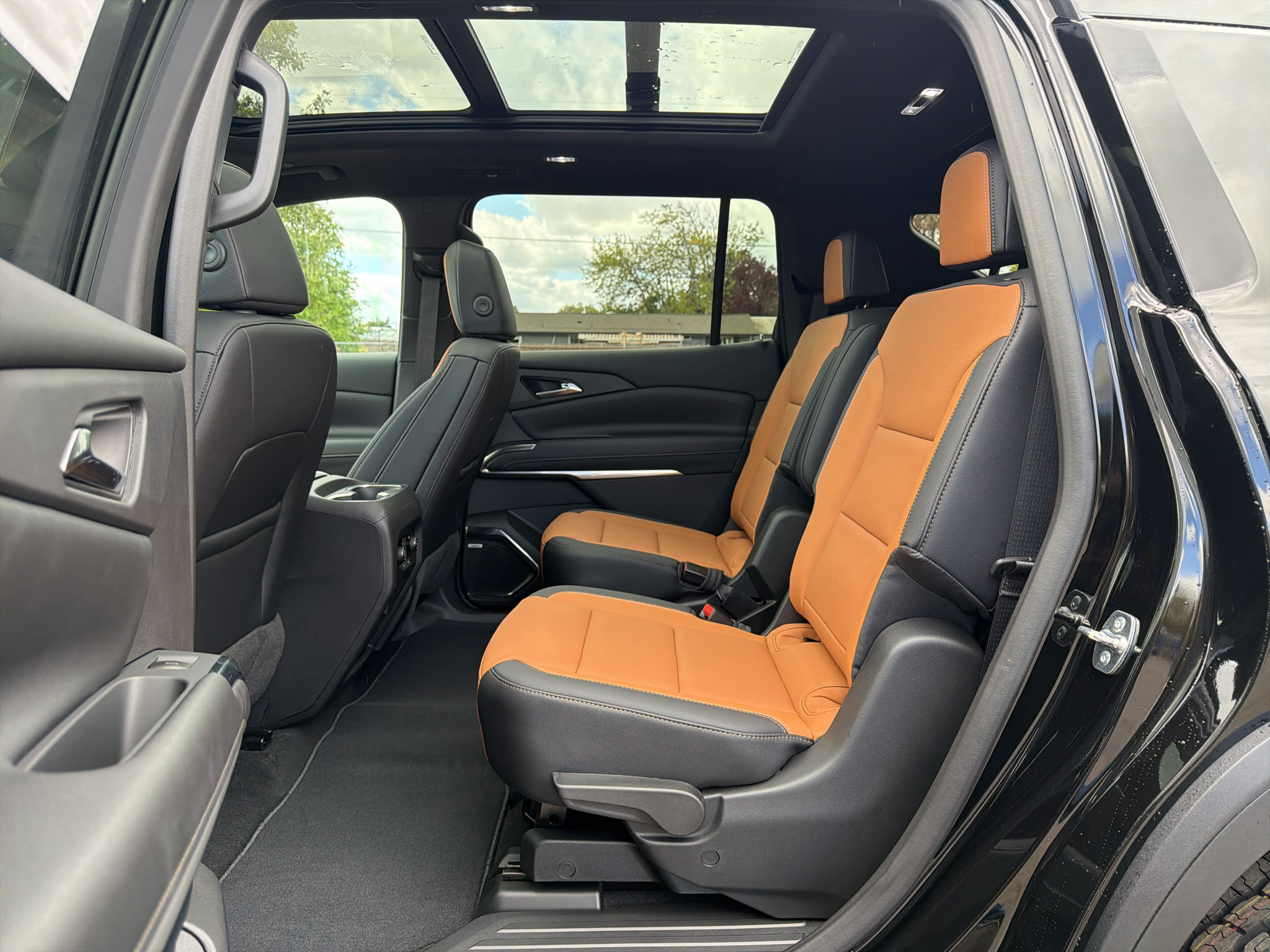 New 2027 Chevrolet Traverse Z71 w/ Enhanced Driving Package AWD/4WD image 19