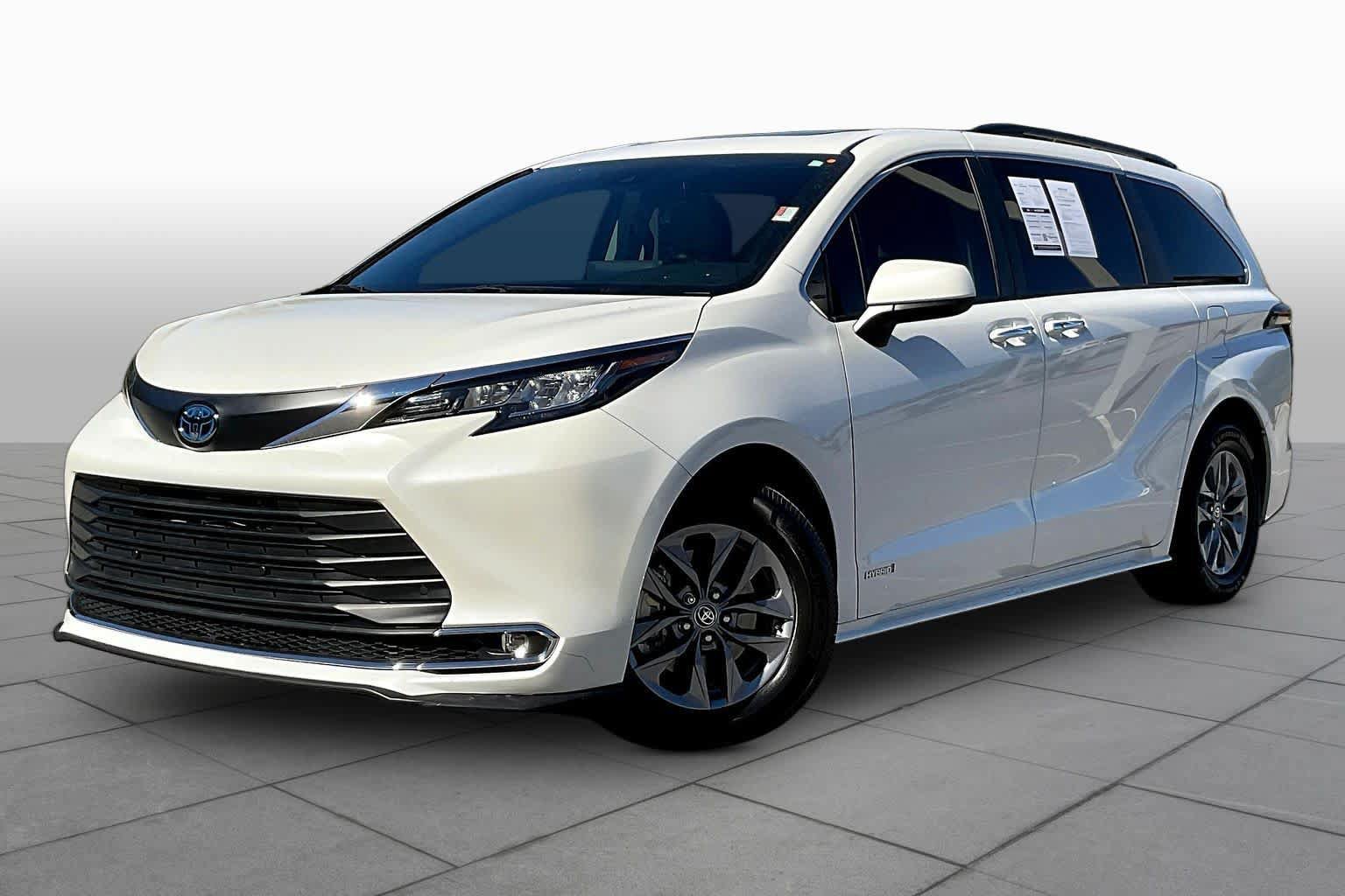 Used 2021 Toyota Sienna XLE