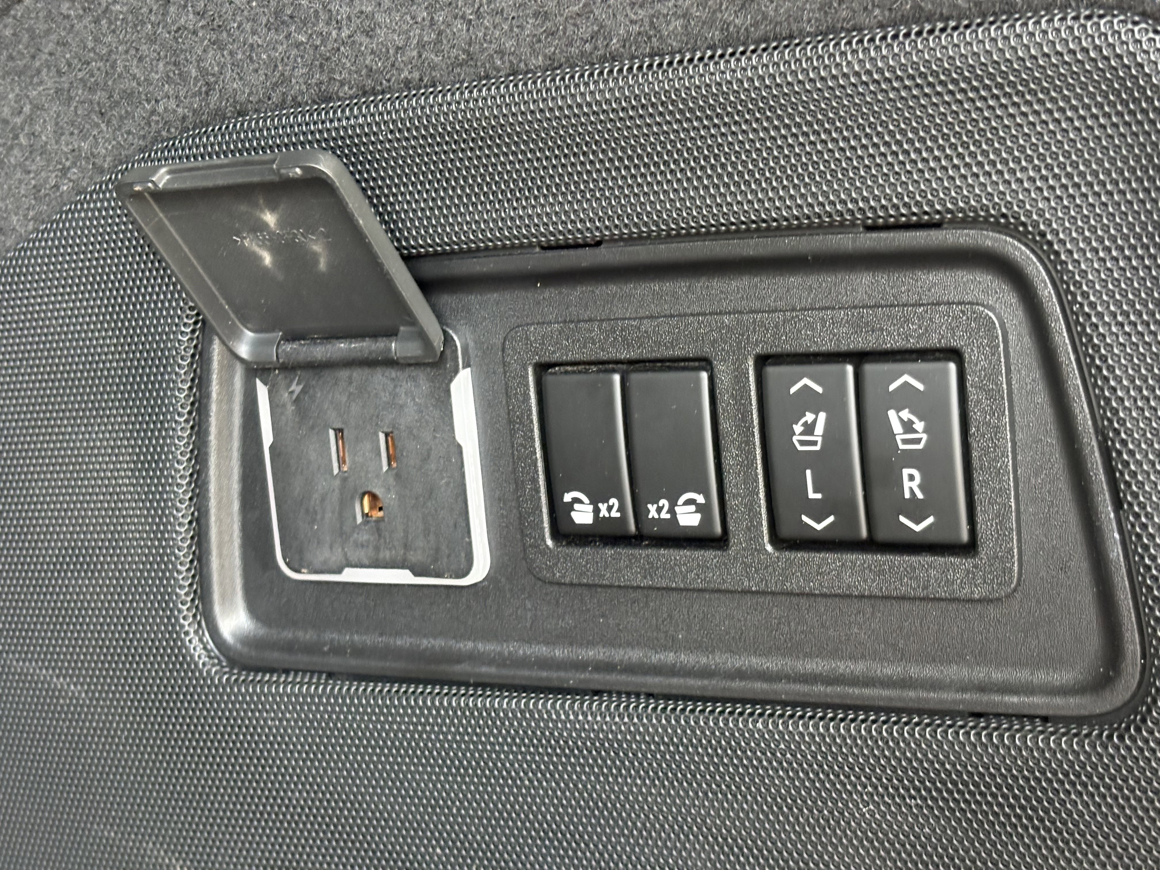 Used 2021 Cadillac Escalade Sport image 10