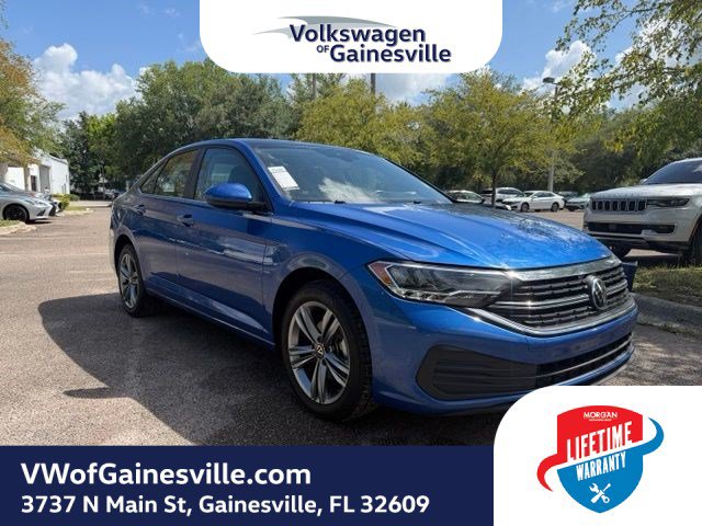Certified 2024 Volkswagen Jetta SE FWD image 1