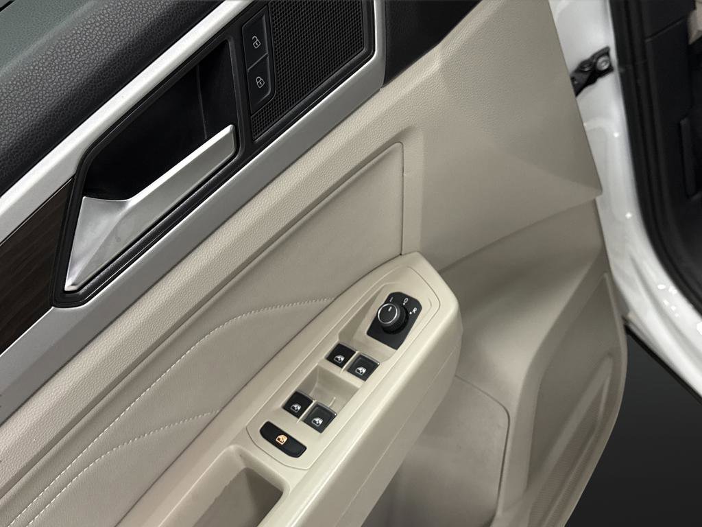 Used 2022 Volkswagen Atlas SE w/ Black Wheel Package image 25