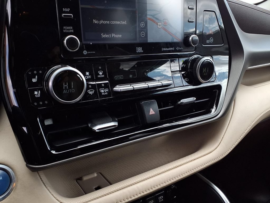 Used 2020 Toyota Highlander Limited FWD image 9