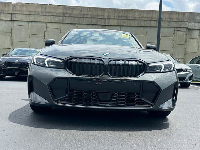 New 2026 BMW 330i xDrive Sedan w/ M Sport Package AWD/4WD image 2