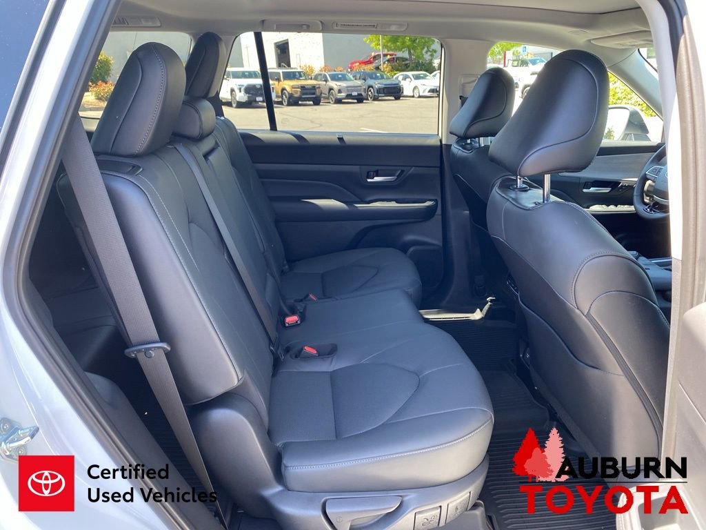 Certified 2025 Toyota Grand Highlander AWD image 16