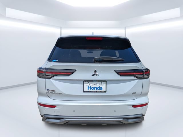 Used 2025 Mitsubishi Outlander SE FWD image 4