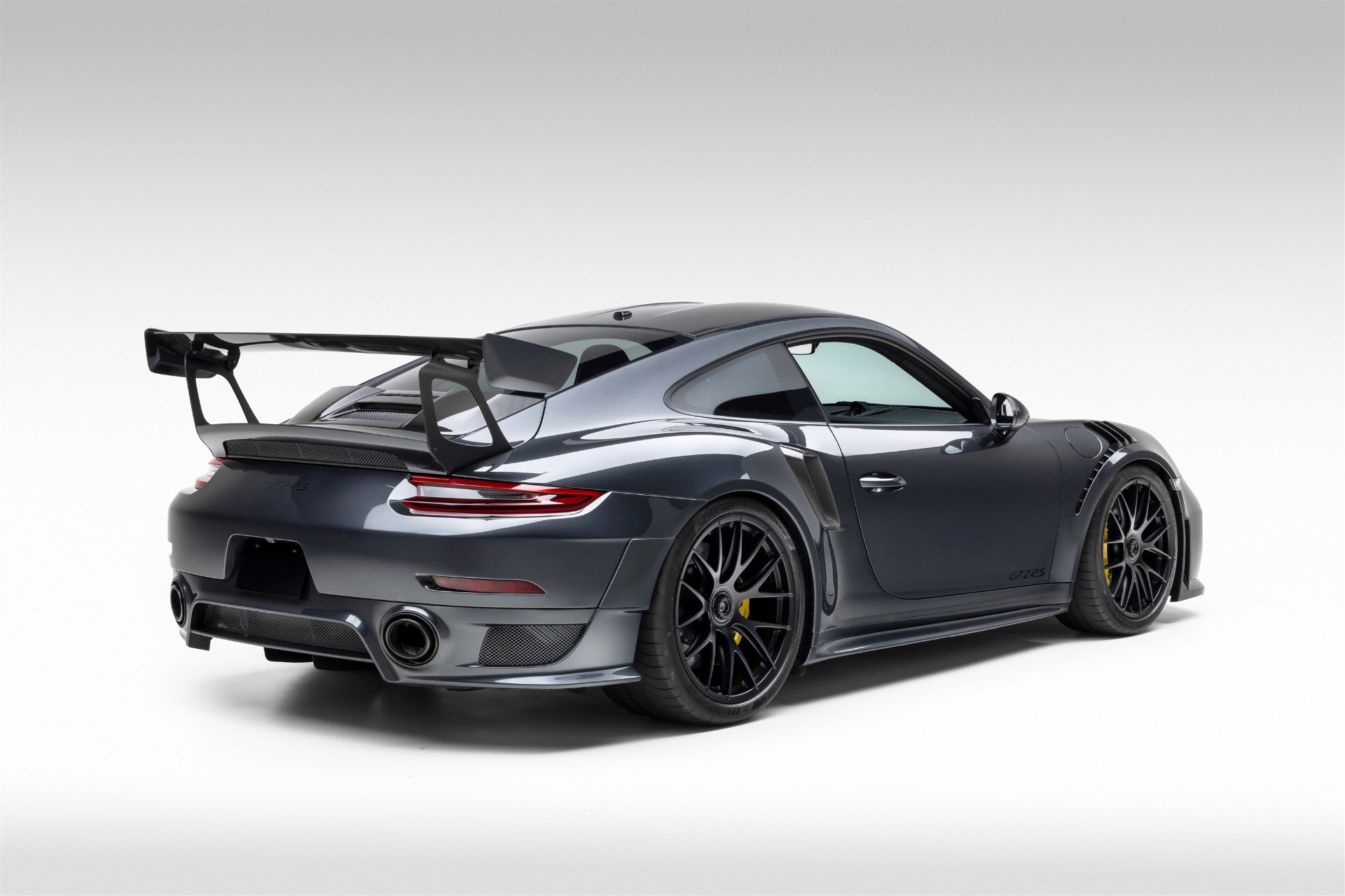 Used 2018 Porsche 911 GT2 RS image 6