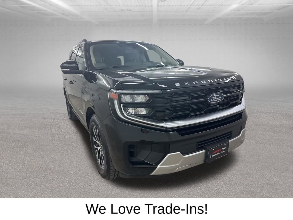 Used 2025 Ford Expedition Platinum image 3