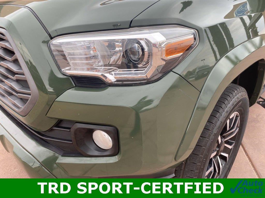Used 2021 Toyota Tacoma TRD Sport w/ Technology Package image 3