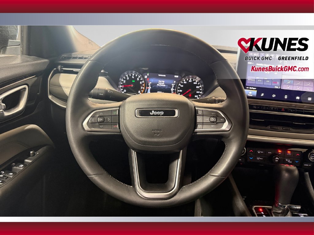 Used 2025 Jeep Compass Limited AWD/4WD image 15