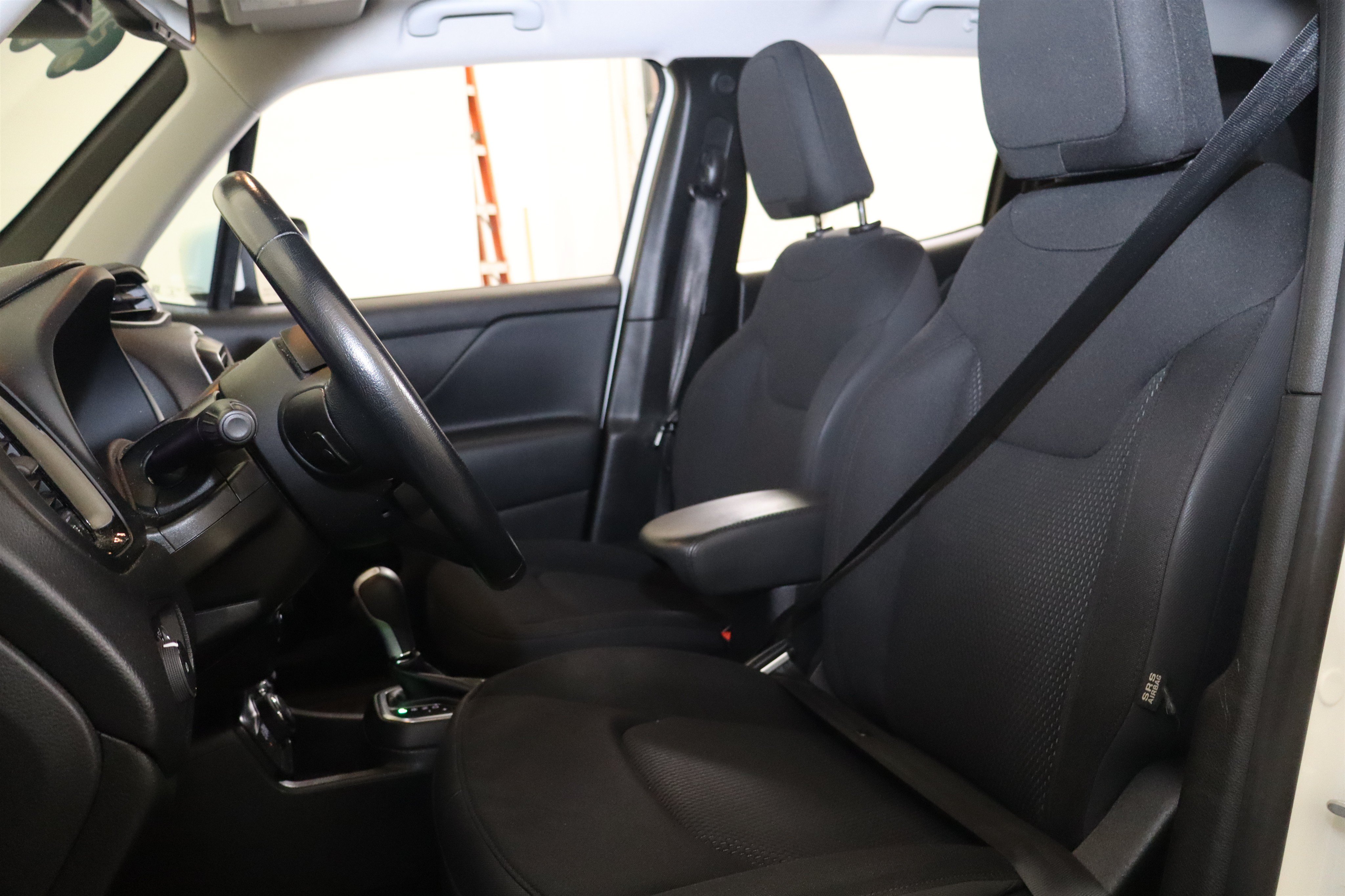 Used 2020 Jeep Renegade Altitude AWD/4WD image 20