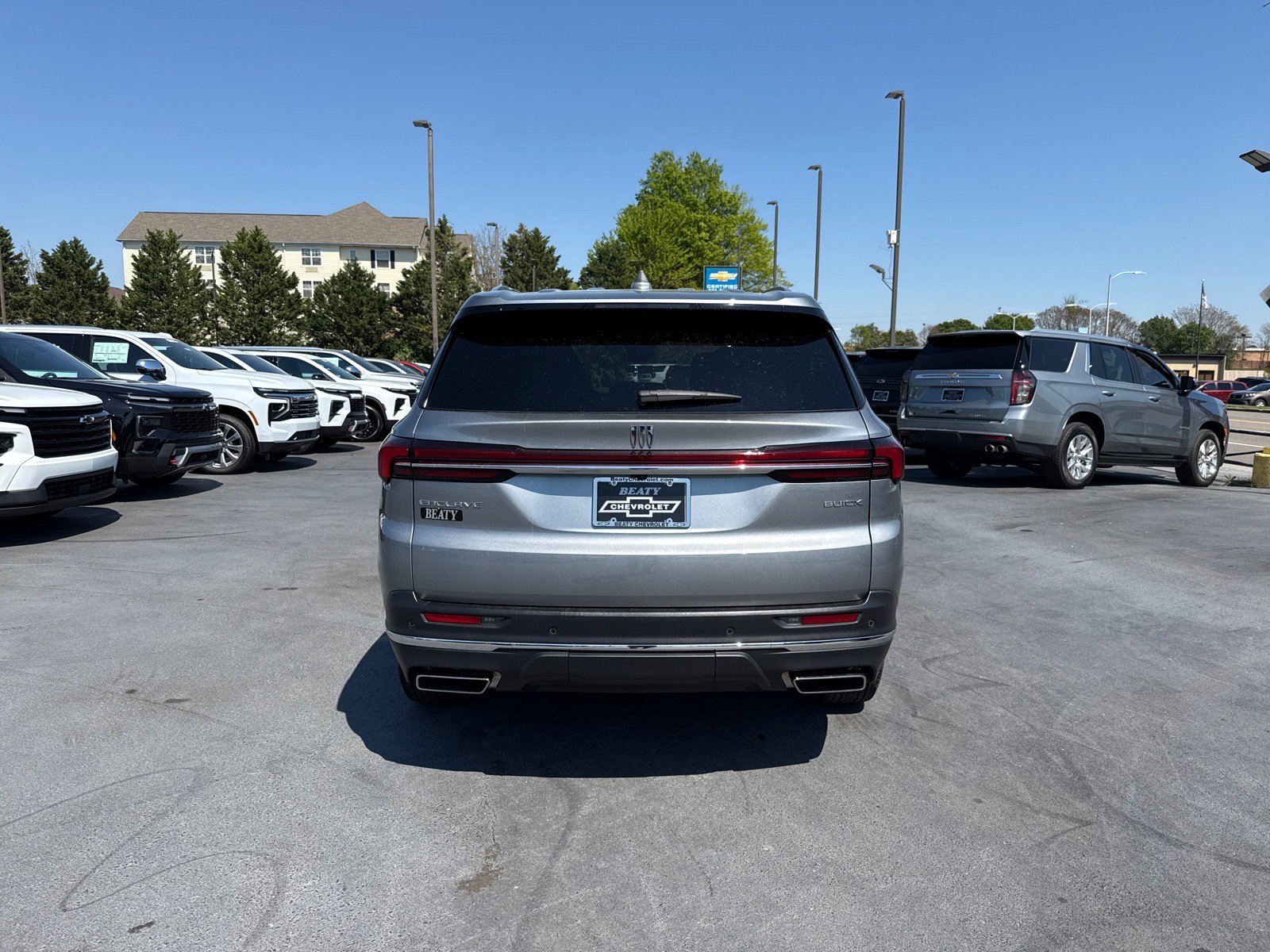 Used 2025 Buick Enclave Preferred image 4