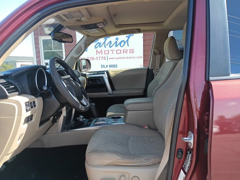 Used 2013 Toyota 4Runner SR5 w/ Convenience Pkg AWD/4WD image 9