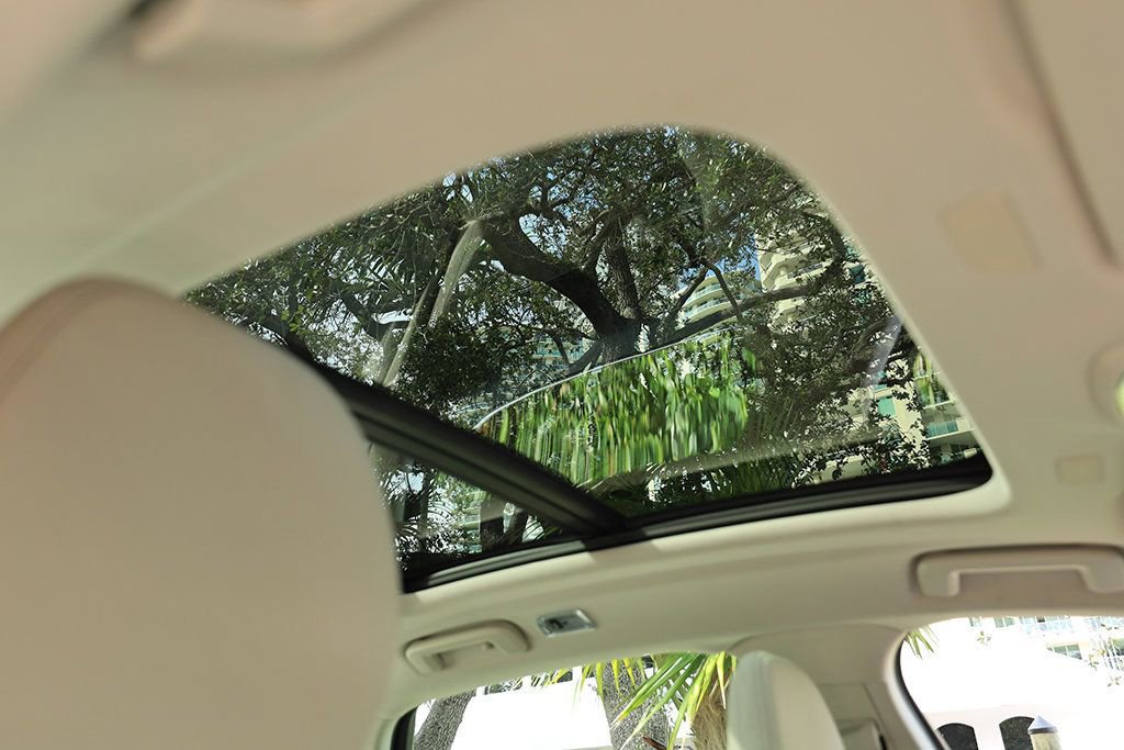 Used 2019 Volvo S90 T5 Momentum image 35