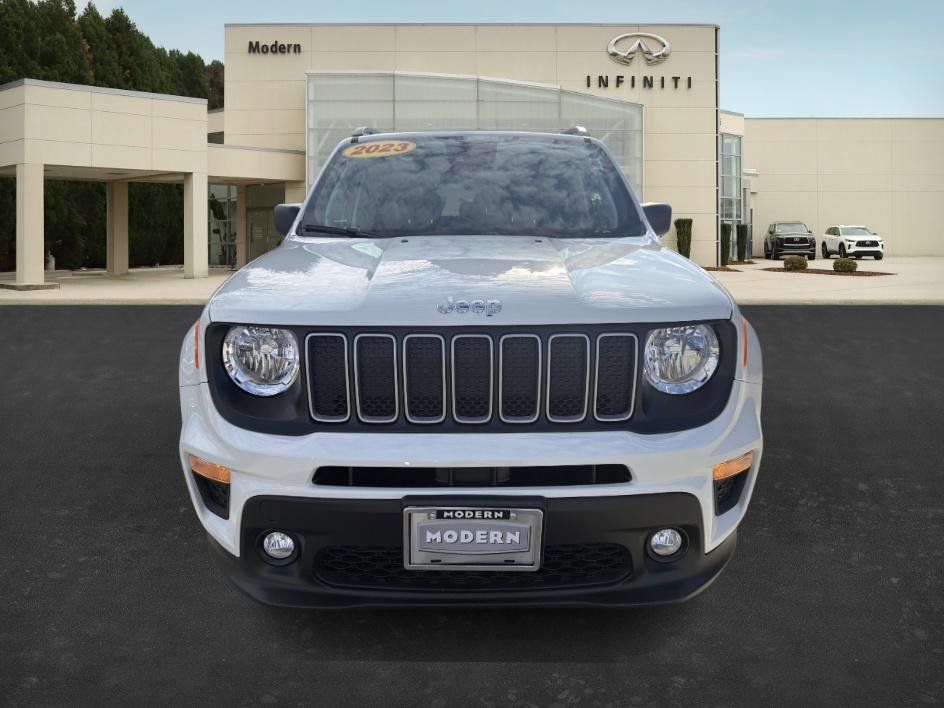 Used 2023 Jeep Renegade Latitude w/ Premium Group image 2