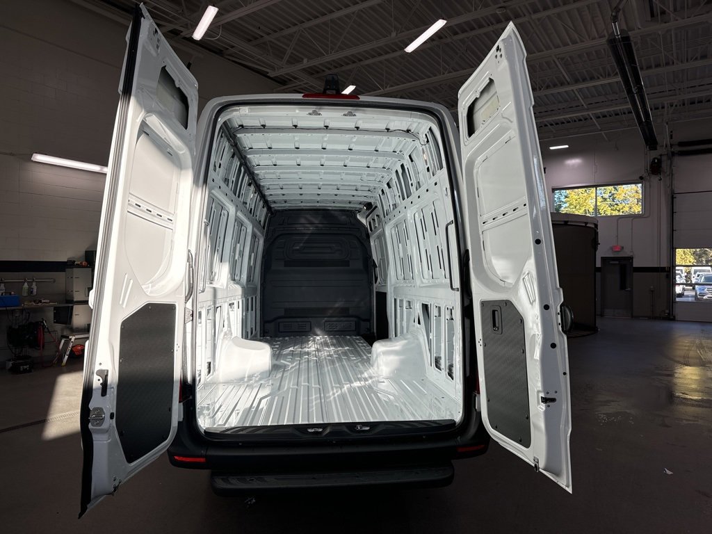 New 2025 Mercedes-Benz Sprinter 3500 image 17