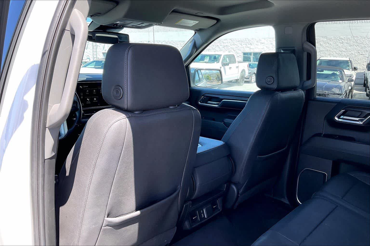 Used 2024 GMC Sierra 1500 SLT AWD/4WD image 12