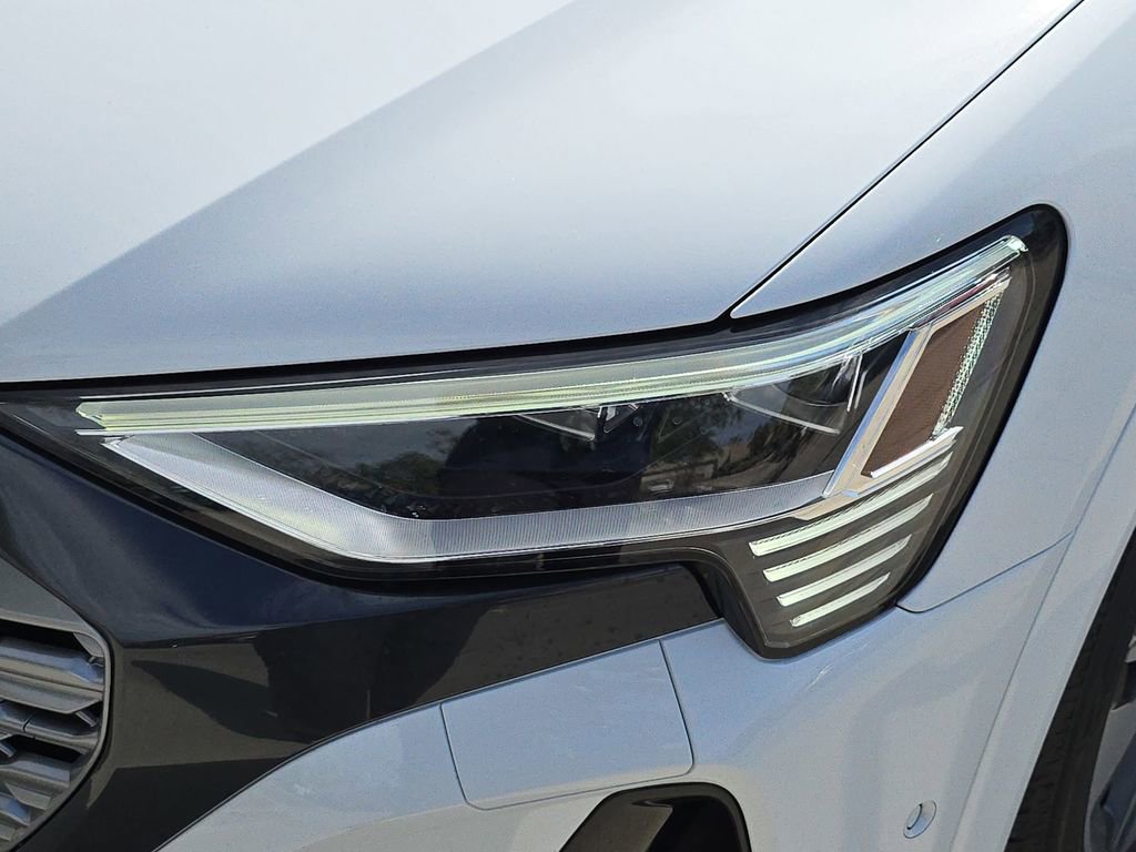 Certified 2024 Audi Q8 e-tron Premium Plus image 32