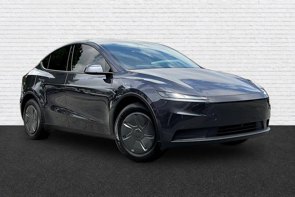Used 2026 Tesla Model Y 2WD image 3