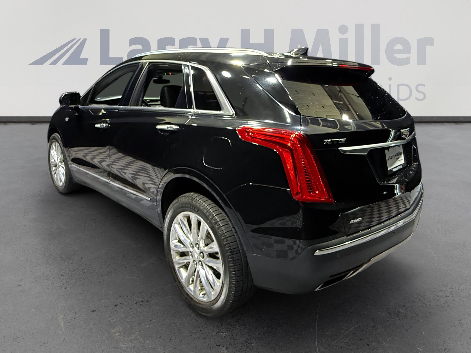Used 2019 Cadillac XT5 Platinum AWD/4WD image 3