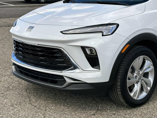 Certified 2024 Buick Encore GX Preferred FWD image 9