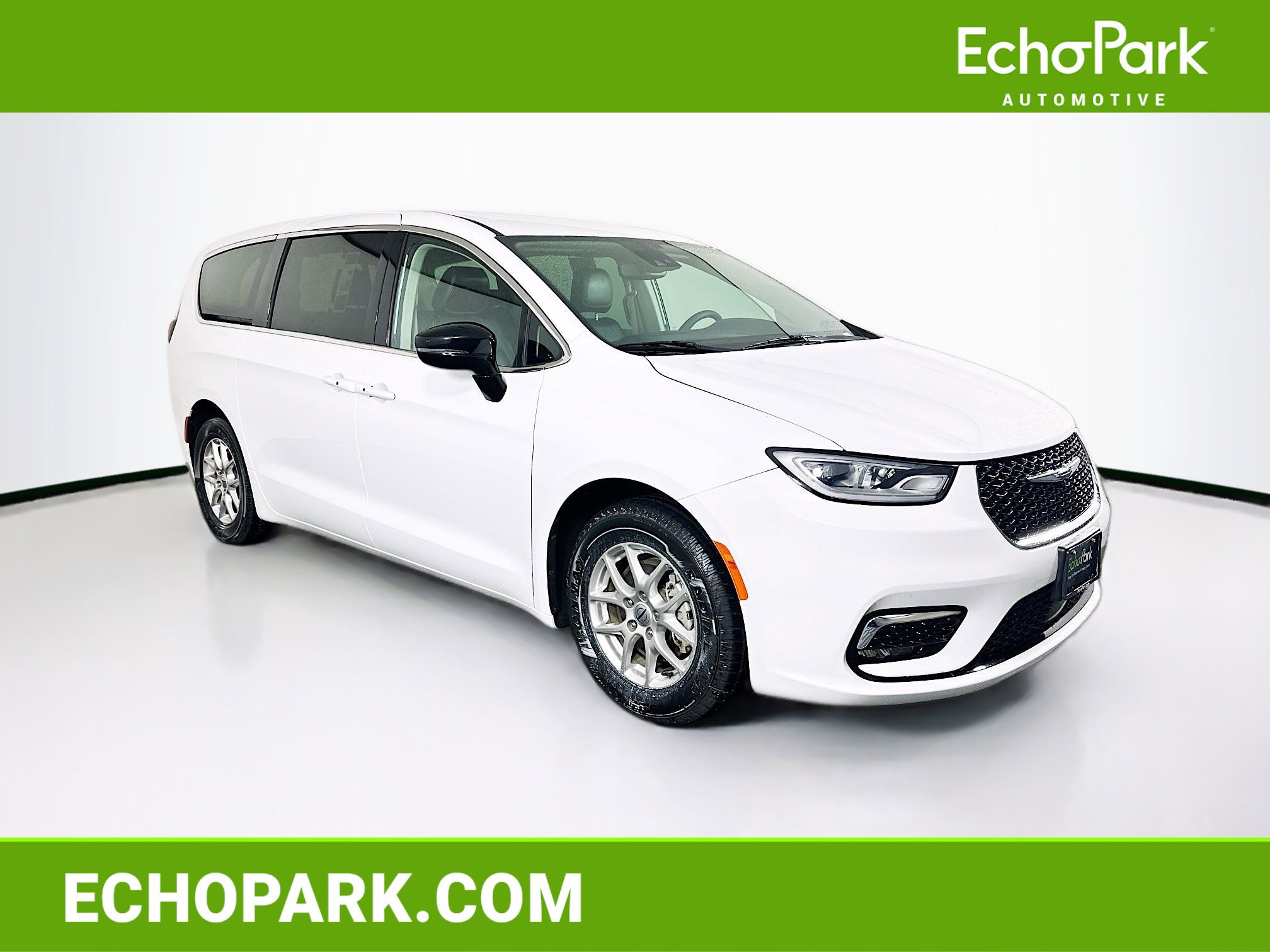 Used 2024 Chrysler Pacifica Touring-L